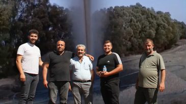 İnekleri i&ccedil;in su sondajı yaparken Sivaslı &ccedil;ift&ccedil;iye 88 metre derinlikte s&uuml;rpriz &ccedil;ıktı