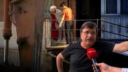 İstanbul'da 5 Katlı Binada Şok Edici Sıfır Durum: Evlerine Vinçle Girdiler