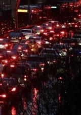 İstanbul'da Trafik Durumu A&ccedil;ıklanıyor! Yoğunluk Oranı Y&uuml;zde 80'e Y&uuml;kseldi