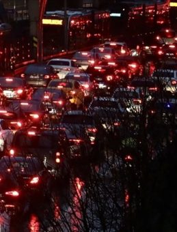 İstanbul'da Trafik Durumu Açıklanıyor! Yoğunluk Oranı Yüzde 80'e Yükseldi
