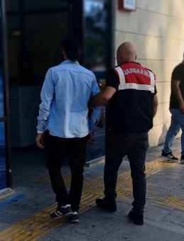 İzmir'de DEAŞ'a yönelik operasyon: İki kişi gözaltına alındı