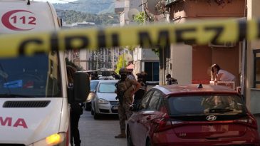 İzmir'deki Saldırıda Yaralanan Kişi O Anları Anlattı: "Seslendim Ama Duyuramadım Sesimi"