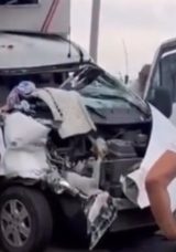 Kamyonet, TIR&rsquo;a &Ccedil;arptı: 1 Kişi Hayatını Kaybetti, 1 Kişi Yaralandı