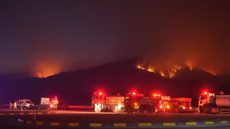 Kastamonu'da Orman Yangınıyla Mücadele Devam Ediyor: Tahliye Edilen Köy Sayısı 9'a Ulaştı