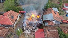 Kastamonu'da Yangın: 1 Konak ve 1 Ev Zarar Gördü