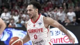 Larkin Milli Takıma Veda Etti
