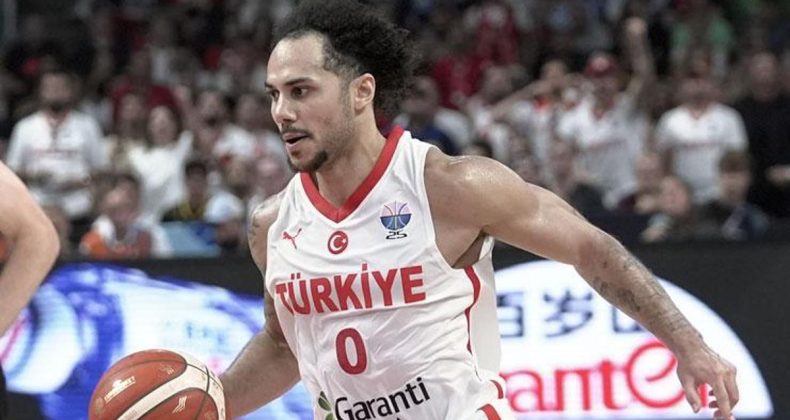 Larkin Milli Takıma Veda Etti
