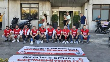 Maaşlarını Alamayan İş&ccedil;iler, Belediye &Ouml;n&uuml;nde Eylem Yaptı