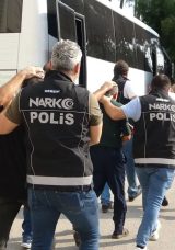 Mersin'de 6 Ş&uuml;pheli Yakalandı: S&uuml;rpriz Yumurtadan &Ccedil;ıkanlar Herkesi Şok Etti!