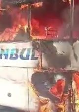 Mersin'de Korkutan Anlar: Yolcu Otob&uuml;s&uuml; Otoyolda Alev Alev Yandı!