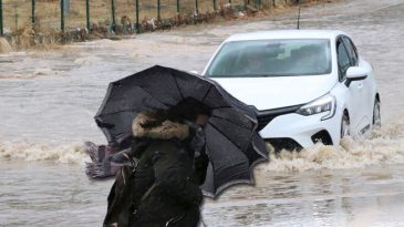 Meteoroloji A&ccedil;ıklama Yaptı: 31 Şehirde Sağanak Yağış Bekleniyor | Sıcaklık D&uuml;ş&uuml;yor! Kuvvetli R&uuml;zgar Uyarısı