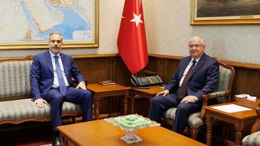 Milli Savunma Bakanı G&uuml;ler, Dışişleri Bakanı Fidan ile Bir Araya Geldi