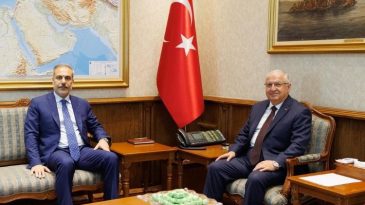 Milli Savunma Bakanı G&uuml;ler, Dışişleri Bakanı Fidan ile Bir Araya Geldi