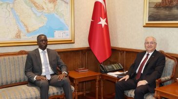 Milli Savunma Bakanı Yaşar G&uuml;ler, Nijerli Mevkidaşıyla G&ouml;r&uuml;şt&uuml;