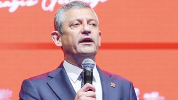&Ouml;zg&uuml;r &Ouml;zel: Alevi Canlarla Y&uuml;reğimiz Bir