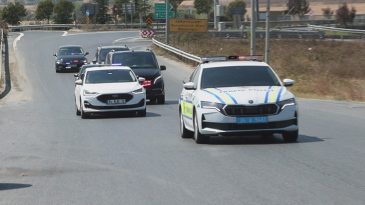 &Ouml;zg&uuml;r &Ouml;zel, İmamoğlu'nu Ziyaret Etti