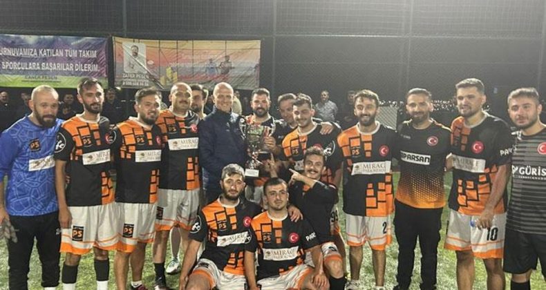 PARSAN futbol takımı şampiyon oldu
