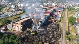Samsun'da Fabrikada Korkutan Yangın: Hasar Sabah Saatlerinde Göz Önüne Serildi!