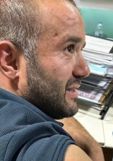 Sokak K&ouml;peği Muhtarın Kolunu Par&ccedil;aladı