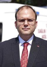 S&uuml;r&uuml;c&uuml;lere Radyo Anonsu: L&uuml;tfen Ambulansa Yol Verin