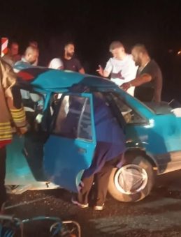 TIR ile otomobil kafa kafaya çarpıştı: 3 ölü