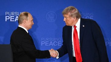 Trump, Putin'i A&ccedil;ık&ccedil;a Tehdit Etti: Bekleyip G&ouml;receğiz…