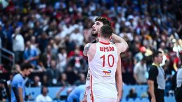 Uçakta Duygusal Anlar! Pilottan 12 Dev Adam’a: "Umut ve gurur yaşattınız"
