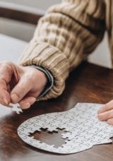 Unutkanlık Normal Değil! Alzheimer Belirtilerini Fark Etmenin 5 Yolu