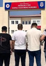 &Uuml;lke Genelinde D&uuml;zenlenen Operasyonlarda 46 G&ouml;&ccedil;men Ka&ccedil;ak&ccedil;ısı Yakalandı