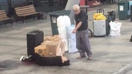 Uyuşturucu Satıcısı Kızına Baba Müdahalesi