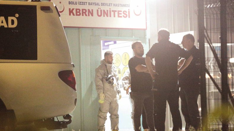 Yakıt Deposundaki Gizemli Madde: 9 Polis Hastaneye Kaldırıldı