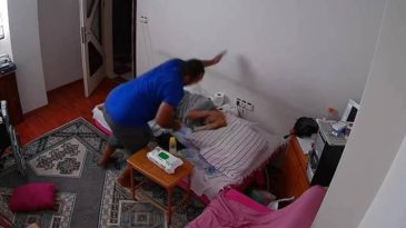 Yaşlı Kadın Oğul Tarafından D&ouml;v&uuml;lmesinin Ardından Hayatını Kaybetti