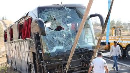 Yolcu Otobüsü Devrildi! 40 Kişi Yaralandı