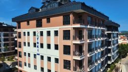 'Yarısı Bizden' ile 250 hak sahibi konutlarına kavuştu! Bakan Kurum: Üsküdar’da Özevim Sitesi yeniden doğdu