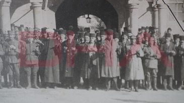 102 Yıllık Eşsiz G&ouml;r&uuml;nt&uuml;ler G&uuml;n Y&uuml;z&uuml;ne &Ccedil;ıktı! Cumhuriyet&rsquo;in İlanından Sonra Sivas'ta &Ccedil;ekildi