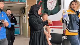 1.5 Yaşındaki Çocuk Oyun Sırasında Ateşe Düşerek Yaralandı