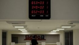 28 EKİM BUG&Uuml;N BANKALAR A&Ccedil;IK MI, SAAT KA&Ccedil;A KADAR İŞLEM YAPILACAK? 28 Ekim Salı banka şubelerinin &ccedil;alışma saatleri