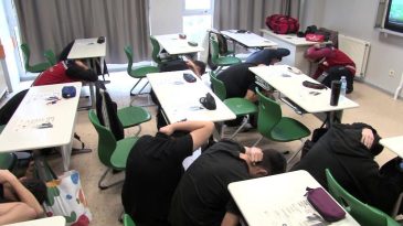 3 Milyon &Ouml;ğrenci i&ccedil;in Aynı Anda Alarm Zili &Ccedil;aldı!