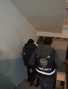 35 Yıl 1 Ay Cezası Bulunan Firari Su Satış Ofisinde Yakalandı