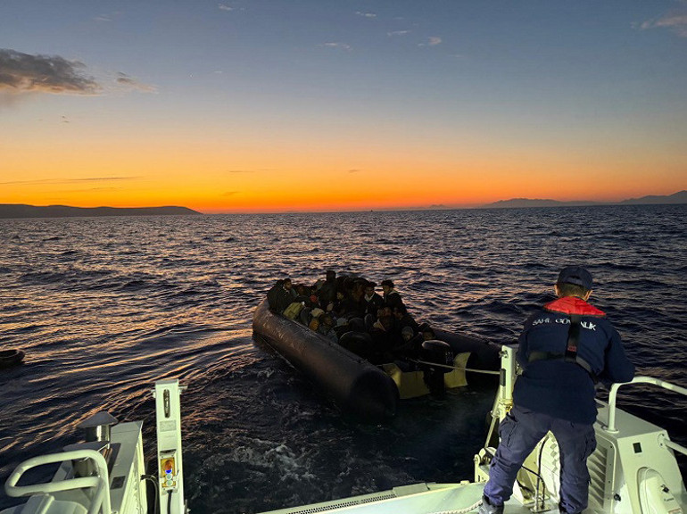 Düzensiz göçmen kurtarma operasyonu