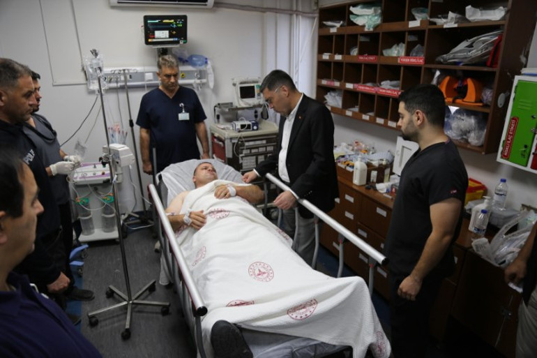 Polis Memuru Yaralandı
