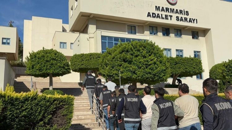 8 FETÖ Üyesi Tekneyle Kaçarken Yakalandı