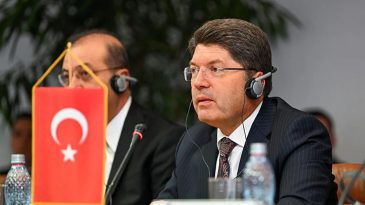 Adalet Bakanı Tun&ccedil;, B&uuml;kreş'te &Ccedil;eşitli Ziyaretlerde Bulundu