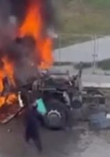 Adana'da Park Halindeki Kamyon Korku Dolu Anlar Yaşattı: Aniden Alev Aldı!