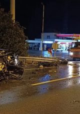 Afyonkarahisar'da Korkun&ccedil; Kaza! Tır ile Ara&ccedil; &Ccedil;arpıştı: 1 &Ouml;l&uuml;, 1 Ağır Yaralı
