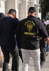 Ahlak polisinden eş zamanlı operasyon: 10 ş&uuml;pheliden 2'si tutuklandı!