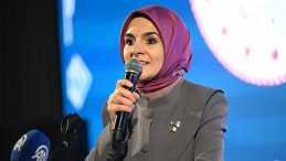 Aile ve Sosyal Hizmetler Bakanı Mahinur Özdemir Göktaş: Bilinçli aile olmak, hayata değer kazandıran bireyler yetiştirmektir