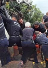 Alanya'da 2 Kamyon Kafa Kafaya &Ccedil;arpıştı: 1 Kişi Hayatını Kaybetti, 1 Kişi Ağır Yaralandı