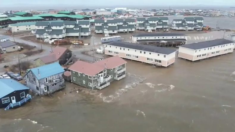 Alaska’da Tayfun Felaketi: 1 Kişi Hayatını Kaybetti, 2 Kişi Kayıp