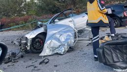 Ankara'da Korkunç Kaza! İki Araç Çarpıştı: 1 Ölü, 1'i Ağır 2 Yaralı